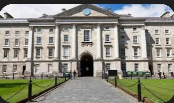 Stunning Centre Apartment